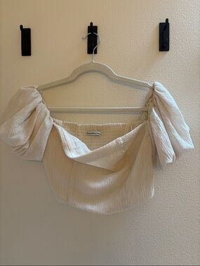 NWT Abercrombie & Fitch Cream Puff-Sleeve Cropped Blouse size medium